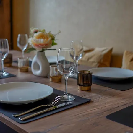 شقة Wohnkultur - Altbau Charme Fuer 8 Personen